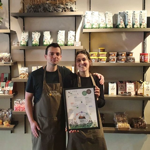 Merel and Willem started a new adventure one month ago: their own business with artisanal delicacies. 😋 The choice for Puro coffee was quickly made: "Fairtrade coffee is an integral part of our society. And what's more, Puro coffee is locally roasted here in Turnhout. We are happy with the service and our customers are happy with the delicious Fairtrade coffee!" ☕
@atelier.copains.turnhout 
.
.
.
#purocoffee #fairtradecoffee #copains #coffeeshop #dailycoffee #coffeeroasters #fairtrade #turnhout #coffeelovers